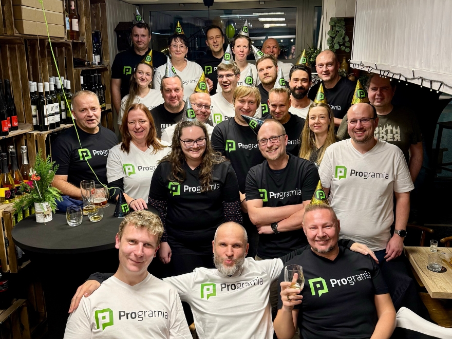 Celý tým Programia na vánočním večírku